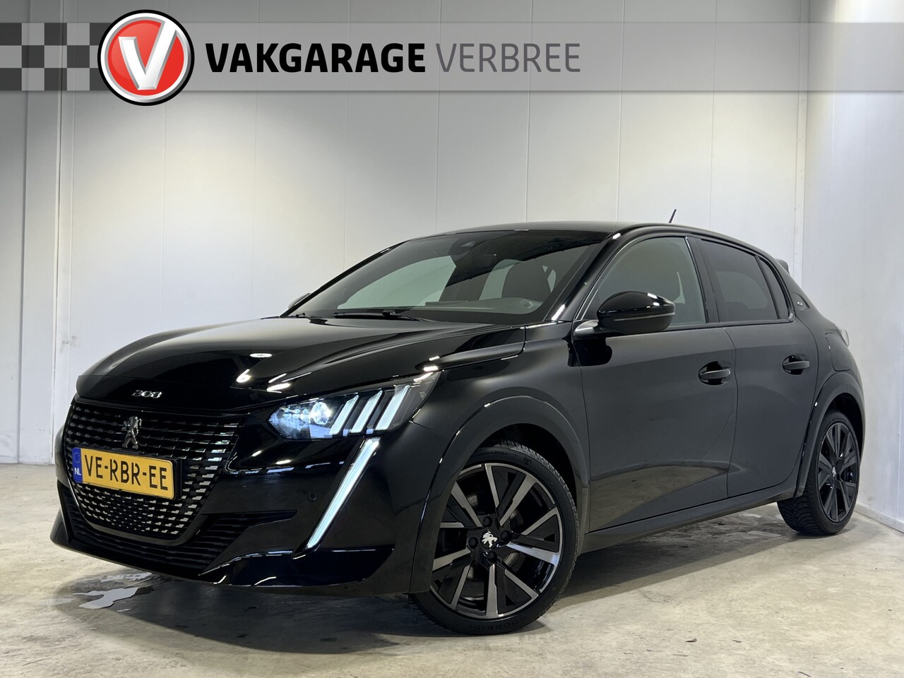 Peugeot 208 - 1.2 PureTech GT | Navigatie/Apple Carplay/Android Auto | LM Velgen 17" | Achteruitrijcamer - AutoWereld.nl