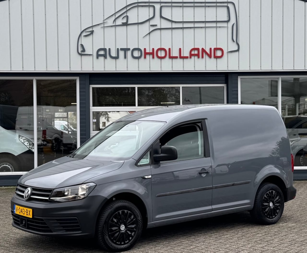 Volkswagen Caddy - 2.0 TDI 75KW 102PK EURO 6 AIRCO/ TREKHAAK/ ORIGINEEL AUDIO/ 100% DEALERONDERHOUDEN - AutoWereld.nl