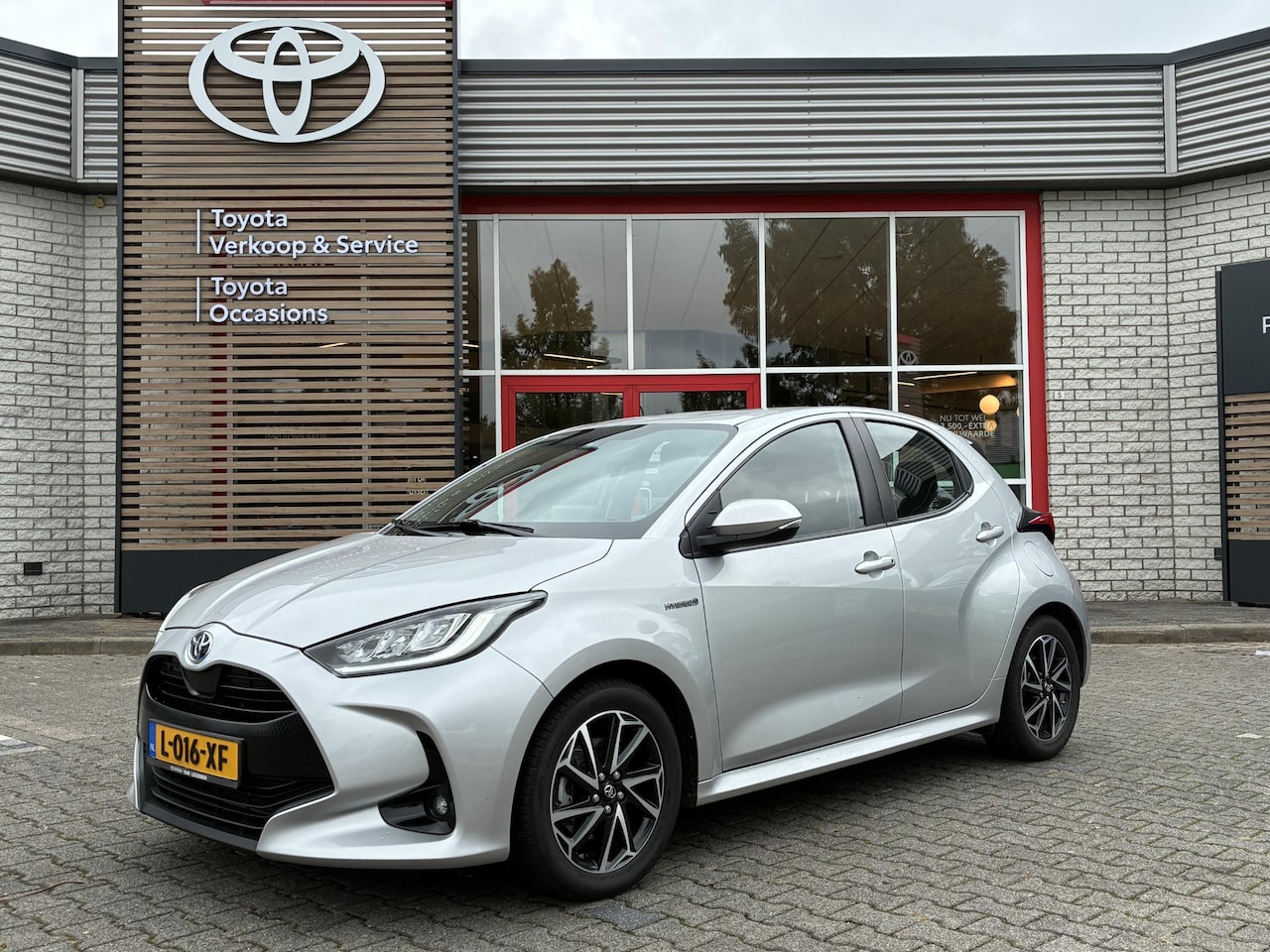 Toyota Yaris - 1.5 HYBRID DYNAMIC APPLE/ANDROID CLIMA AD-CRUISE KEYLESS CAMERA 16" LM-VELGEN NL-AUTO DEAL - AutoWereld.nl