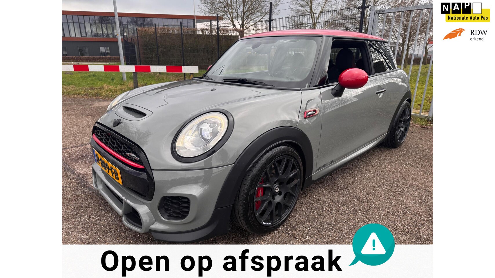 MINI John Cooper Works - Manhart F300 Remus Sparco Kanon - AutoWereld.nl