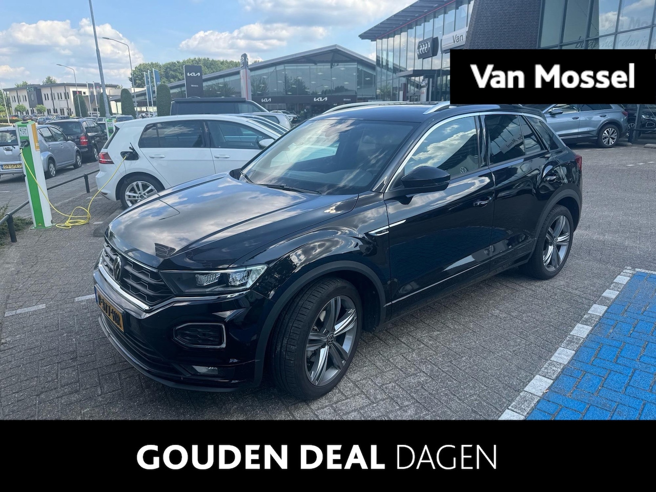 Volkswagen T-Roc - 1.5 TSI Sport Business R 150 PK | R-Line | Automaat | Navigatie | Camera | Parkeersensoren - AutoWereld.nl