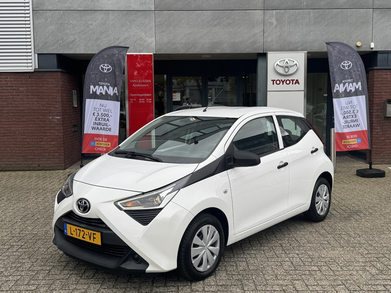 Toyota Aygo - 1.0 VVT-i X-FUN AIRCO BLUETOOTH EL-RAMEN NL-AUTO - AutoWereld.nl