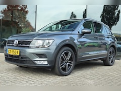 Volkswagen Tiguan - 1.4 TSI CONNECTED SERIES | TREKHAAK | CARPLAY | CRUISE | CLIMATE | PRIVACY | PDC