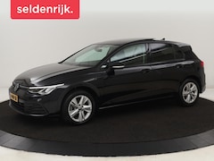Volkswagen Golf - 1.5 TSI Life Bns | Panoramadak | Adaptive Cruise | Stoelverwarming | Camera | Navigatie |