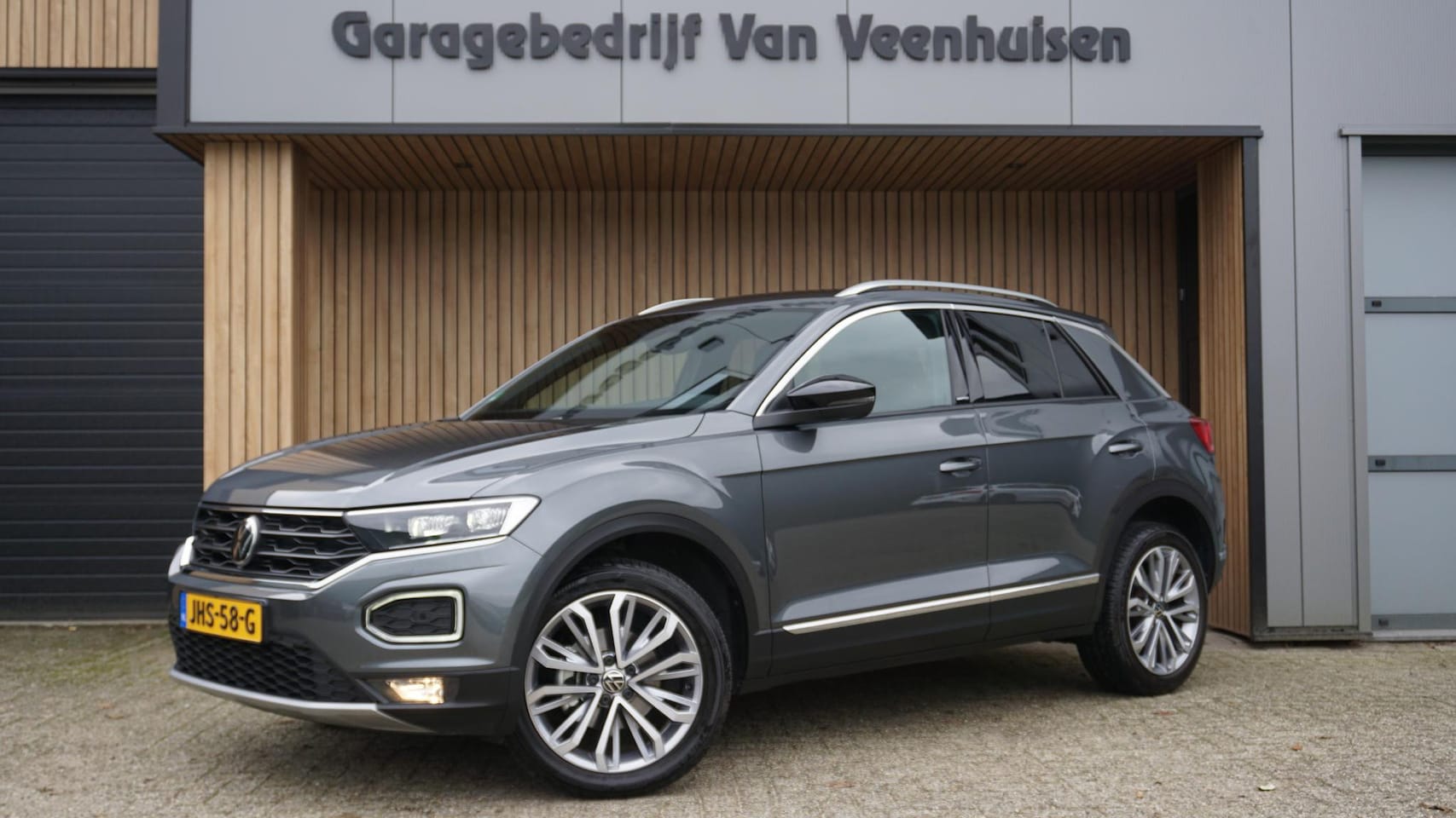 Volkswagen T-Roc - 1.5 TSI 150pk DSG United Virtual Cockpit Trekhaak LED 18inch LM Adaptive Cruise *Zeer Nett - AutoWereld.nl