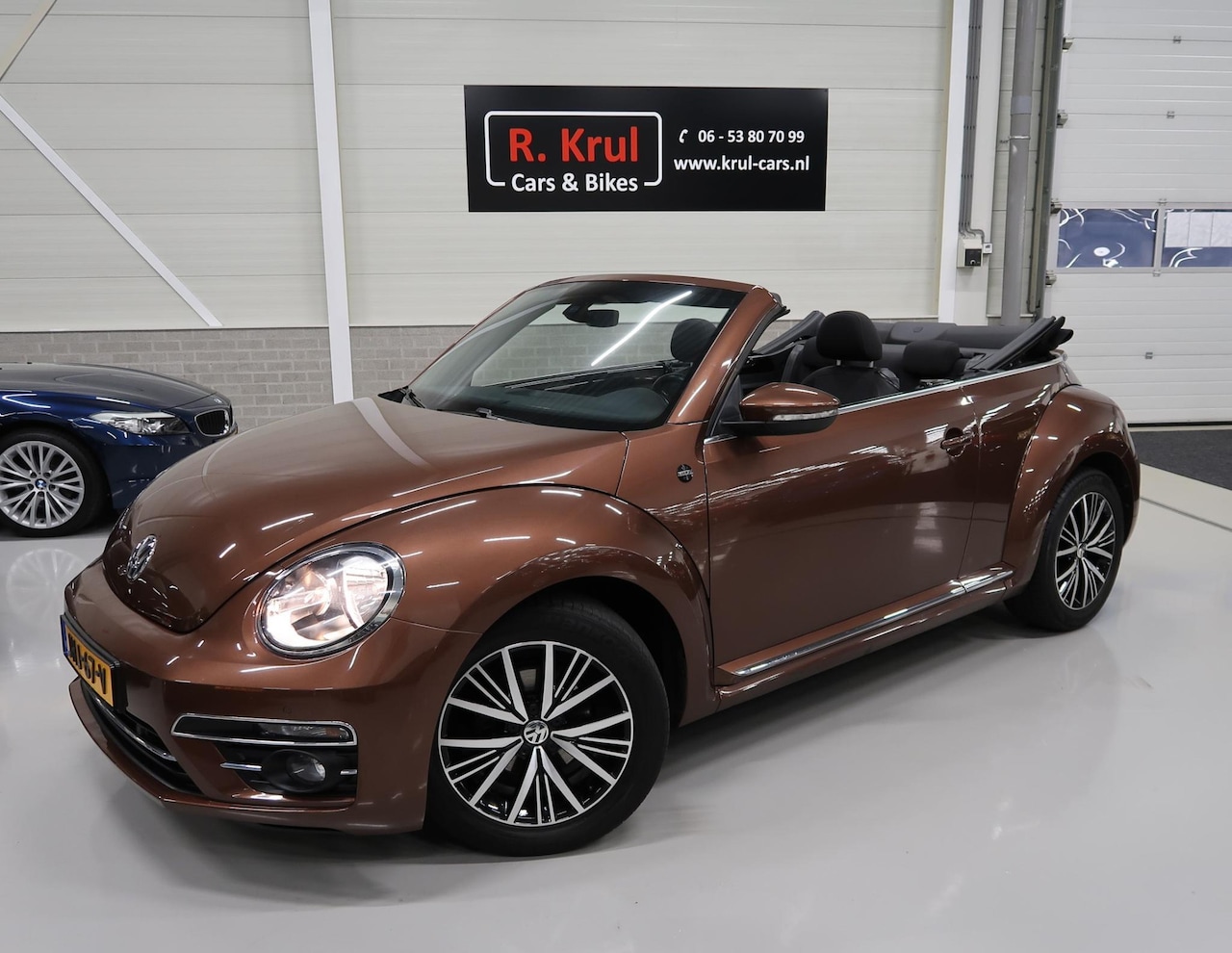 Volkswagen Beetle Cabriolet - 1.2 TSI Sound 2018 Airco-ecc Navigatie App connect Stoelverwarming Windscherm 1e Eigenares - AutoWereld.nl