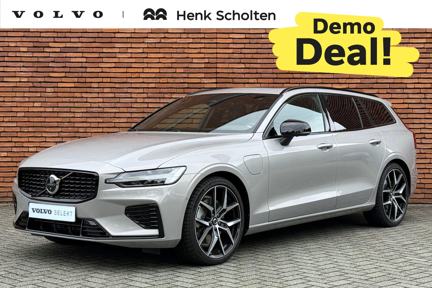 Volvo V60 - T6 Plug-in hybrid AWD Ultra Dark | Trekhaak Wegklapbaar  | 20-inch Polestar Gesmede Velgen - AutoWereld.nl