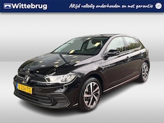 Volkswagen Polo - 1.0 TSI Life / Parkeersensoren voor en achter / 16'' LMV / Navigatie / Carplay
