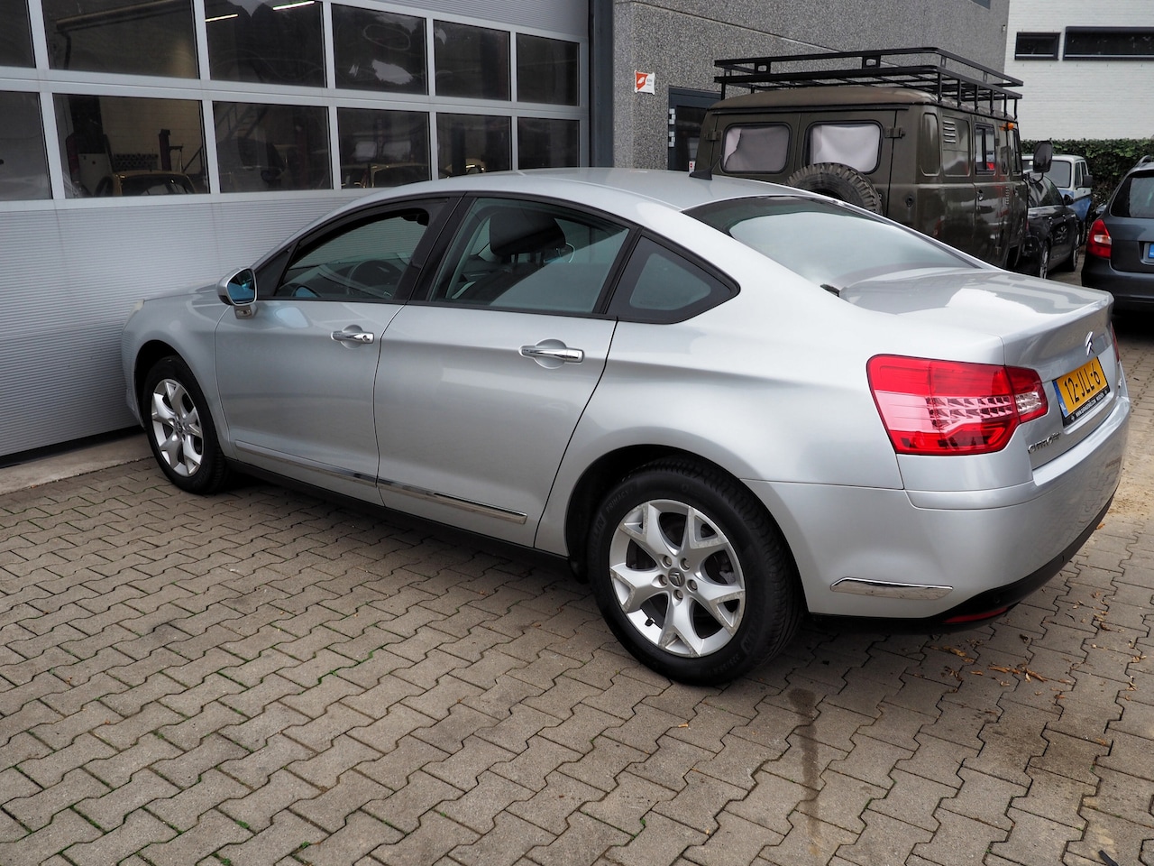 Citroën C5 - 2.0i 16v Ligne Business CLIMA CRUISE PARKEER S. NAVI