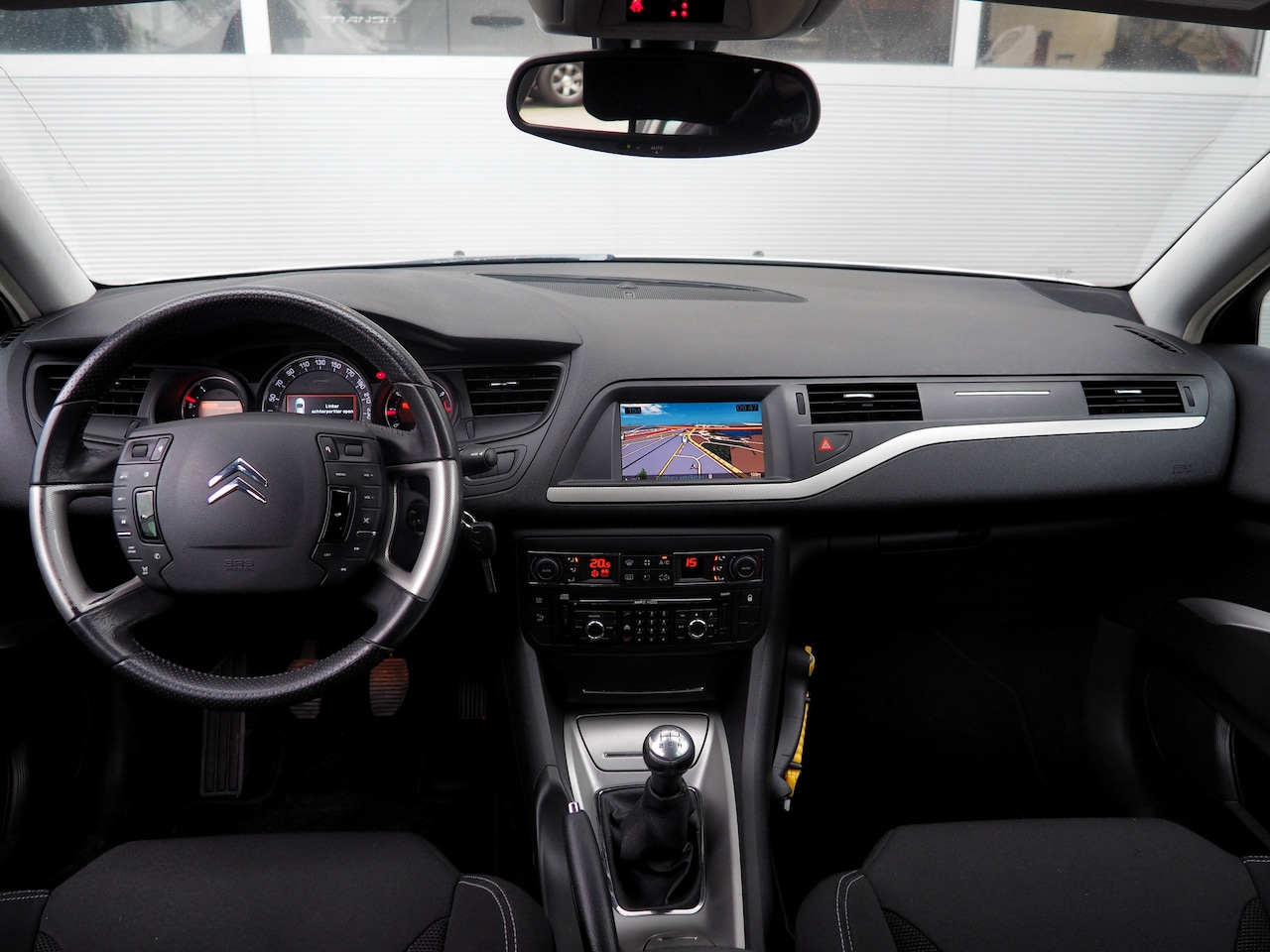Citroën C5 - 2.0i 16v Ligne Business CLIMA CRUISE PARKEER S. NAVI