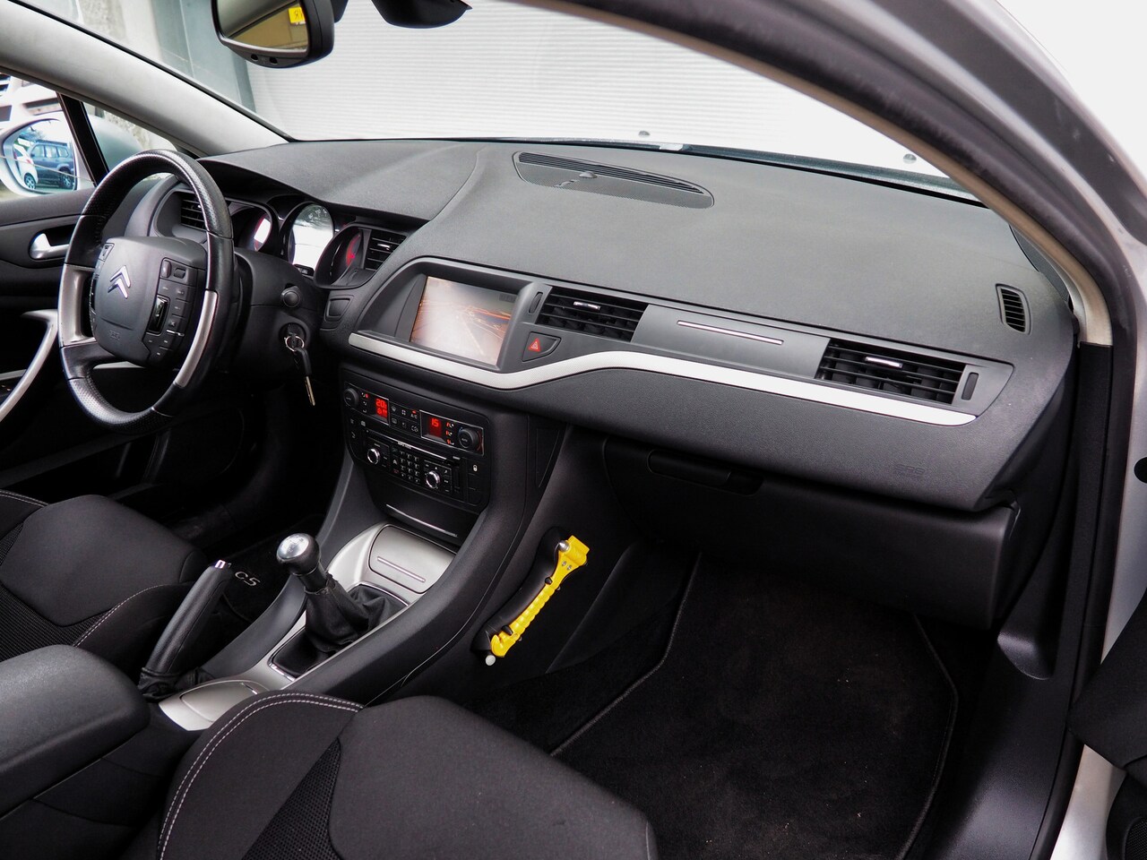 Citroën C5 - 2.0i 16v Ligne Business CLIMA CRUISE PARKEER S. NAVI