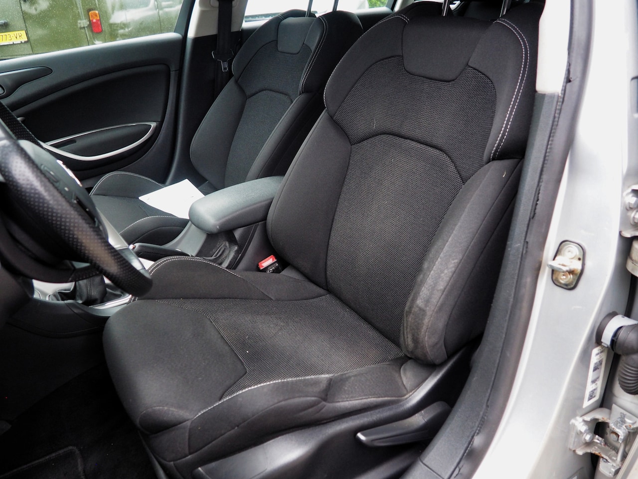 Citroën C5 - 2.0i 16v Ligne Business CLIMA CRUISE PARKEER S. NAVI