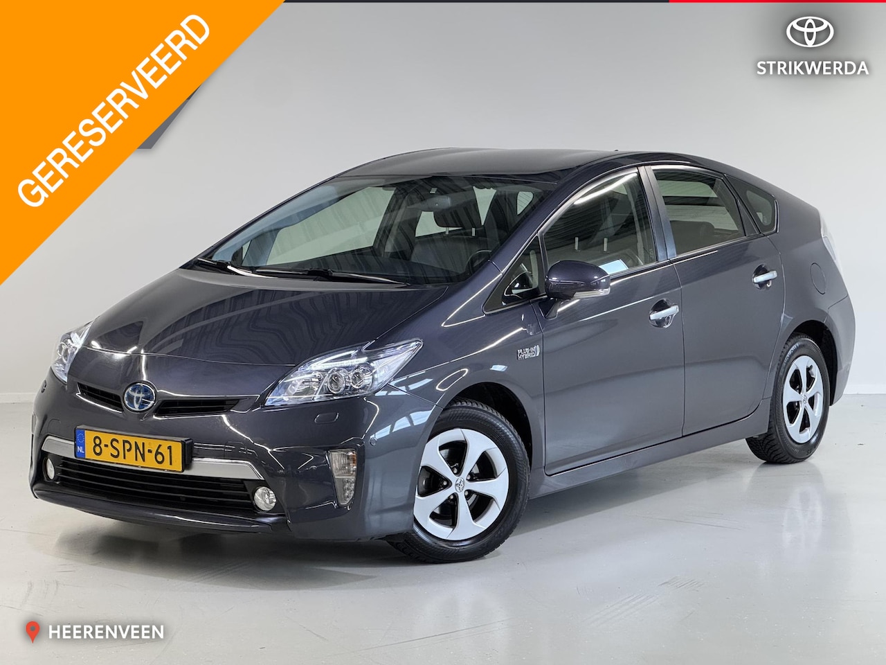 Toyota Prius - 1.8 Plug-in Executive Business | HUD | Cruise control | JBL | Camera | Afneembare trekhaak - AutoWereld.nl