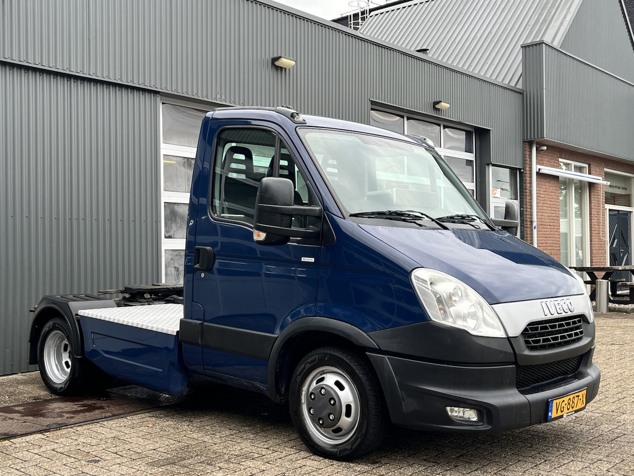 Iveco Daily - 35C21 Be-trekker 6.9 Ton trekgewicht Airco Cruise controle Telefoonverbinding 3-Persoons T - AutoWereld.nl