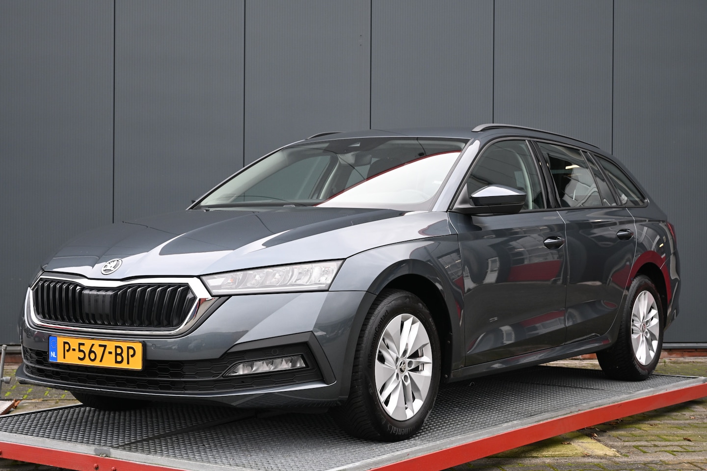 Skoda Octavia Combi - 1.0 e-TSI Business Edition 1.0 e-TSI Business Edition - AutoWereld.nl