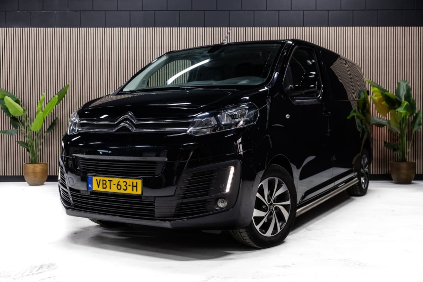 Citroën Jumpy - 2.0 BlueHDI | Dark Edition | Camera | Leder | CarPlay | - AutoWereld.nl