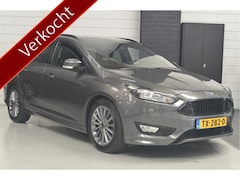 Ford Focus Wagon - 1.0 EcoBoost ST-Line // 122.000 km // 141 PK // TREKHAAK // NAVI // STOELVERWARMING // PDC