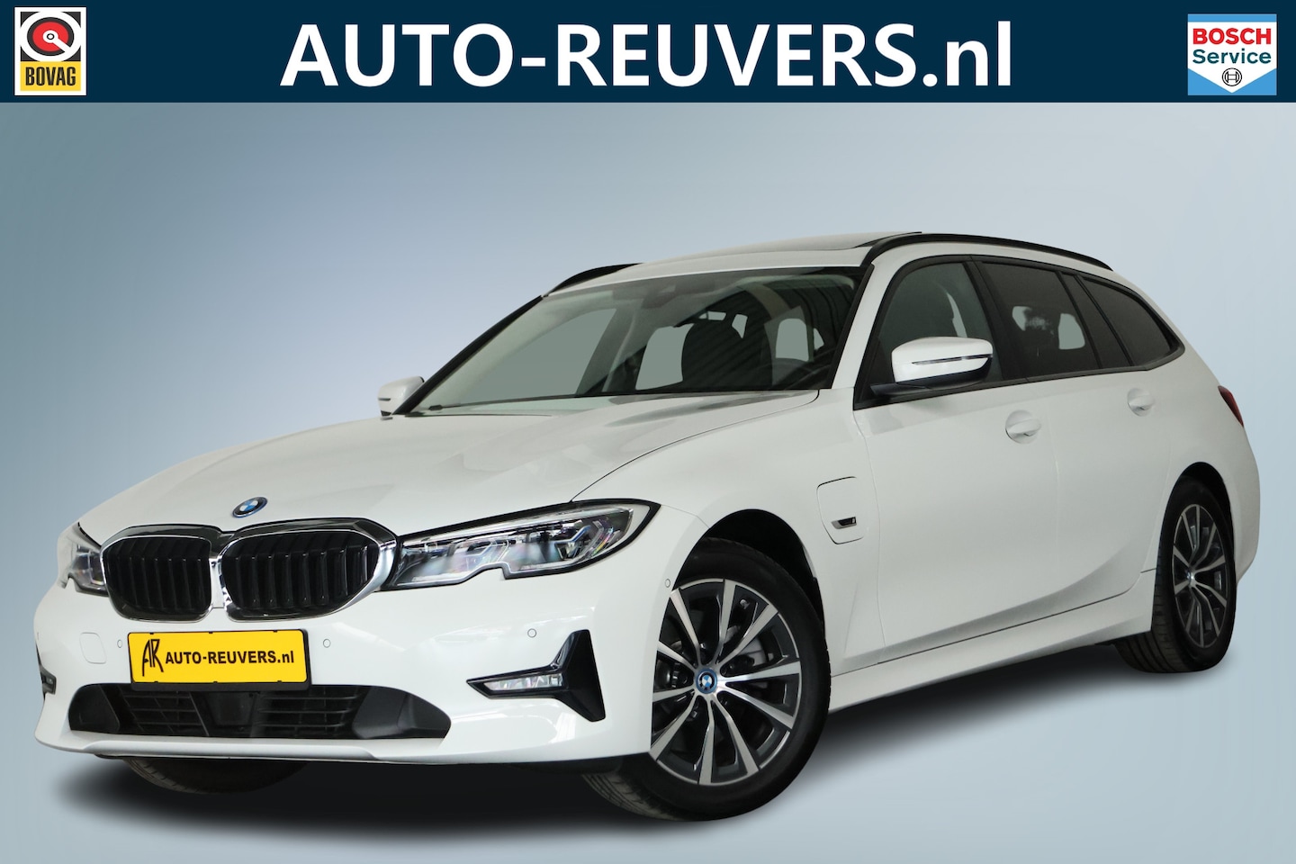 BMW 3-serie Touring - 320e High Executive / Opendak / Laser LED / ACC / CarPlay / Cam - AutoWereld.nl