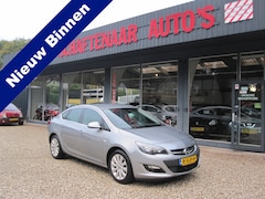 Opel Astra - 1.4 Turbo Cosmo zeer mooi met trekhaak apk 16-03-2026