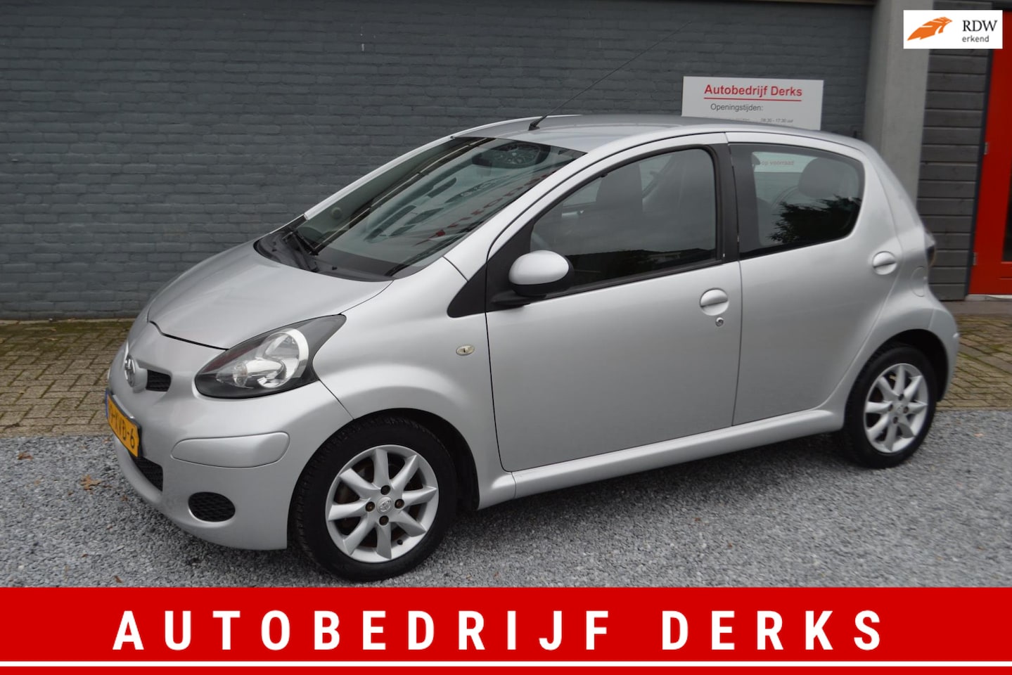 Toyota Aygo - 1.0-12V Airco 5Drs Stuurbekrachtiging Jaar Garantie - AutoWereld.nl