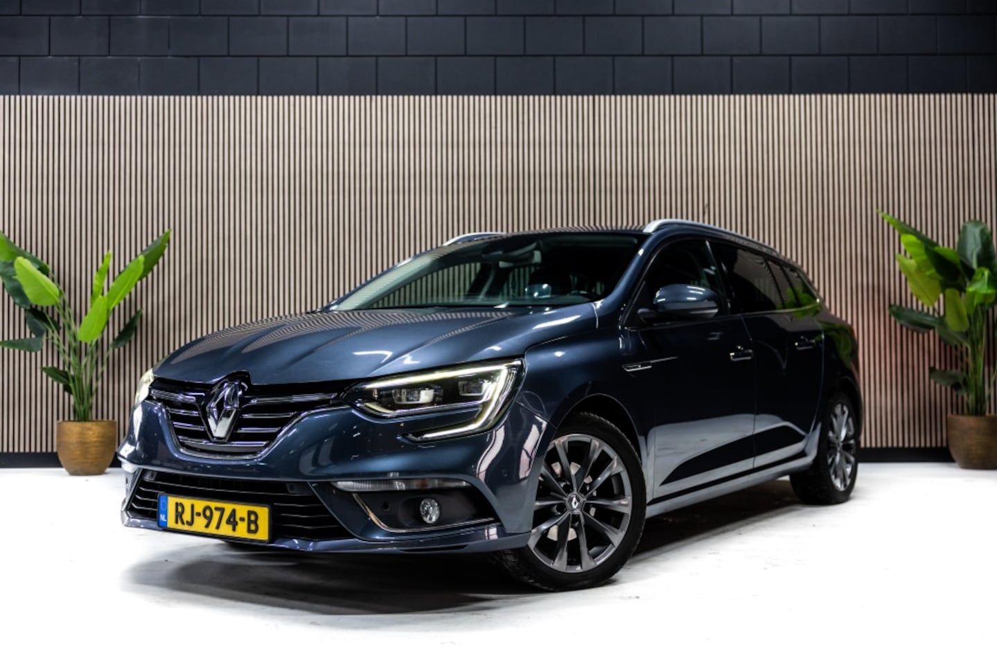 Renault Mégane Estate - 1.2 TCe Exclusiv | Bose | Camera | Navi | - AutoWereld.nl