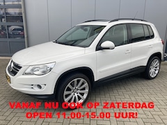 Volkswagen Tiguan - 1.4 TSI Sport&Style 4Motion trekhaak | 2000 kg trekgewicht | Leer | Panorama dak