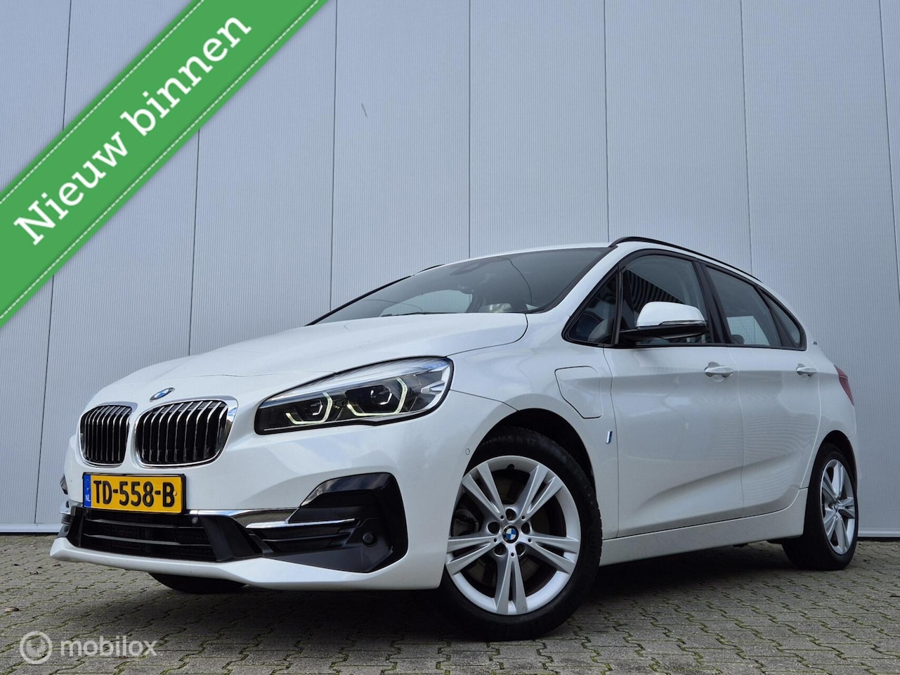 BMW 2-serie Active Tourer - 225XE IPERFORMANCE HIGH EXECUTIVE HYBRID/LEDER/HEAD-UP/CAMERA/FULL LED - AutoWereld.nl