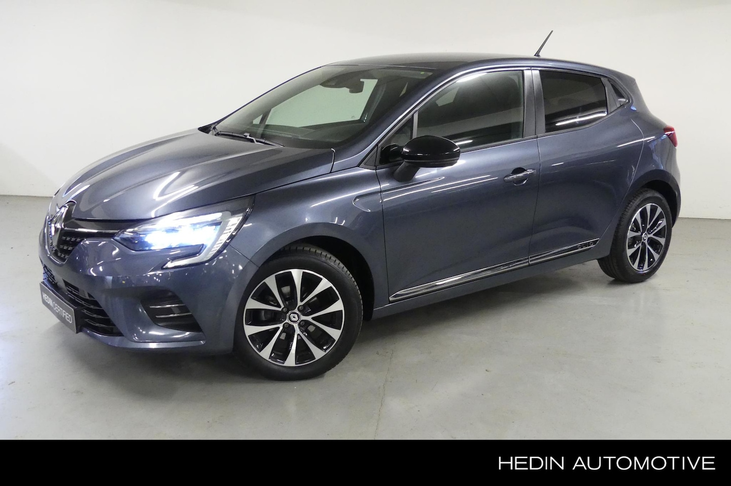 Renault Clio - TCe 100 Zen | Easy Link Multimedia | LED Pure Vision | Lichtmetalen Velgen | Parkeersensor - AutoWereld.nl