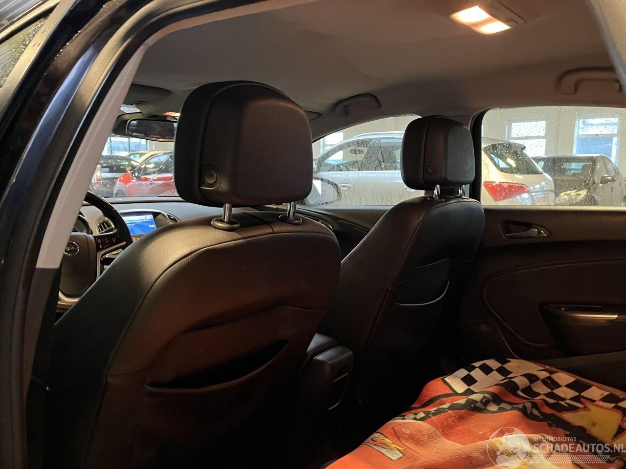 Opel Astra - 1.4 Turbo Cosmo 140 PK!