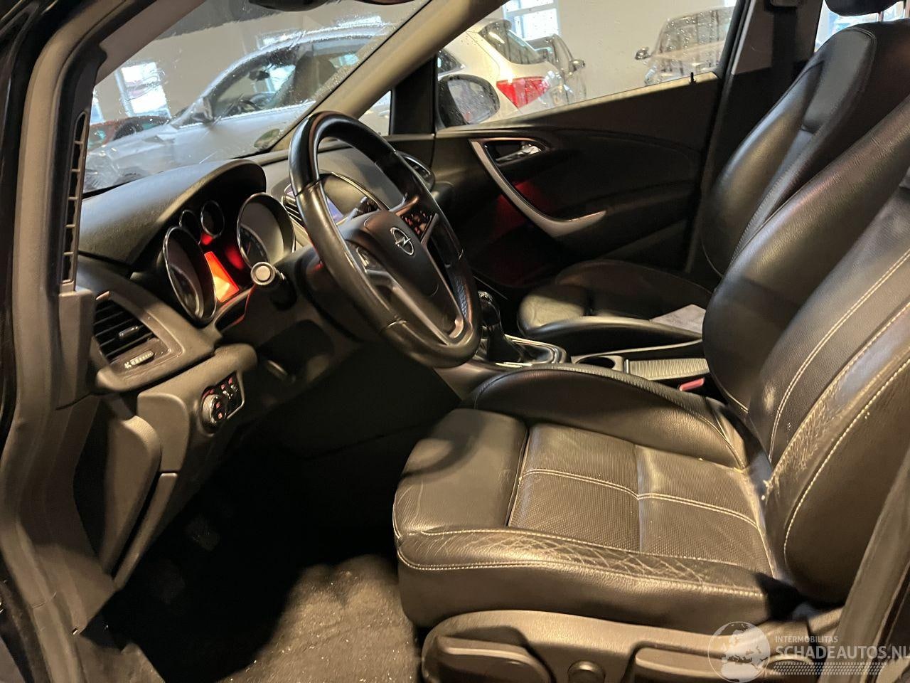 Opel Astra - 1.4 Turbo Cosmo 140 PK!