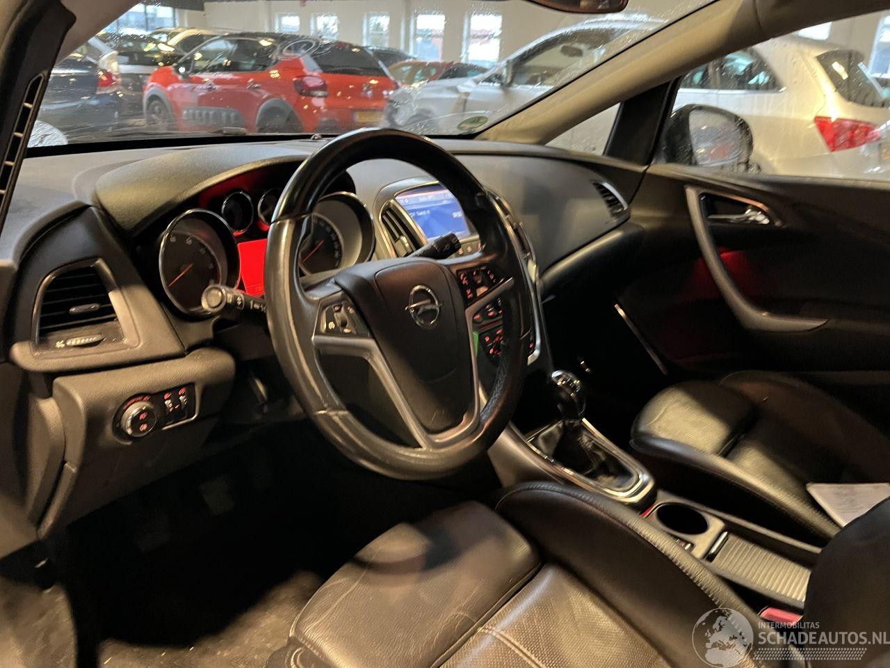 Opel Astra - 1.4 Turbo Cosmo 140 PK!