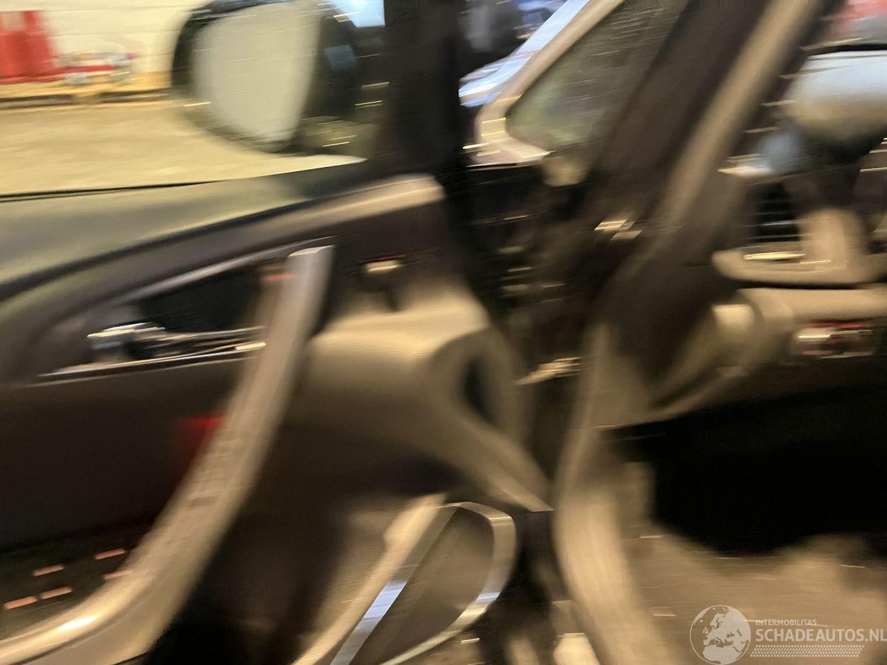 Opel Astra - 1.4 Turbo Cosmo 140 PK!