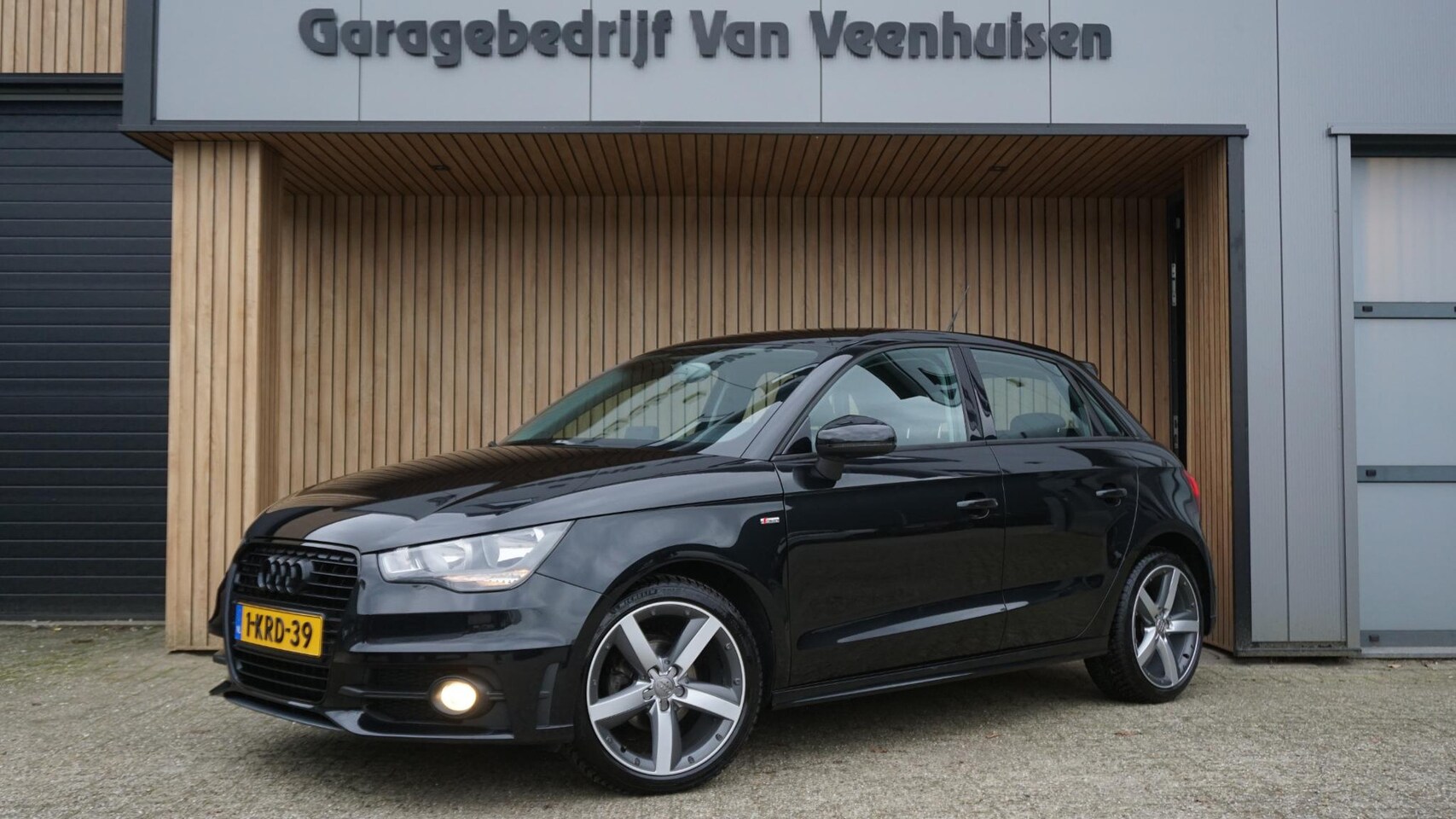 Audi A1 Sportback - 1.2 TFSI 86pk 5Drs Admired S-Line *Black Optik* Navi 17inch LM Bluetooth Elek.pakket *NL a - AutoWereld.nl