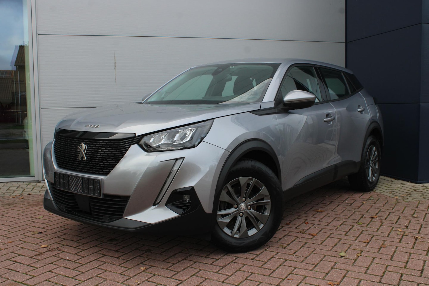 Peugeot 2008 - 1.2 PureTech 130pk Active Pack Automaat Airco PDC Carplay dealer onderhouden - AutoWereld.nl