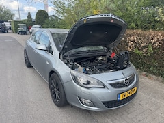 Opel Astra - 1.6 Turbo Sport 5-Deurs 2010 Koppakking lek