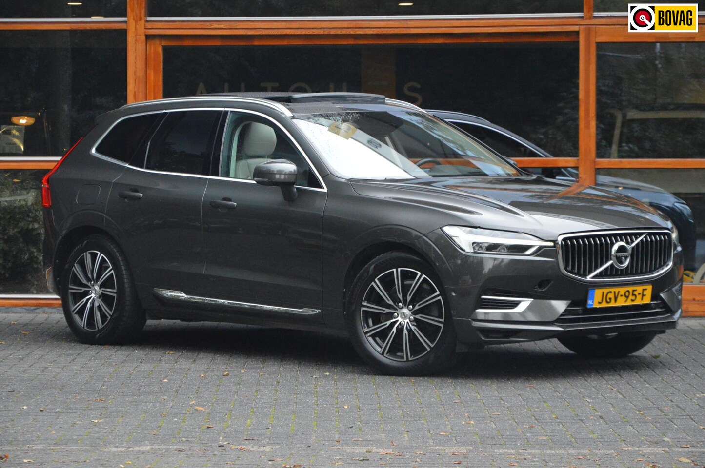 Volvo XC60 - T8 AWD Hybride Inscription | Luchtvering | Trekhaak 2.100kg | Stoelventilatie | Dealeronde - AutoWereld.nl