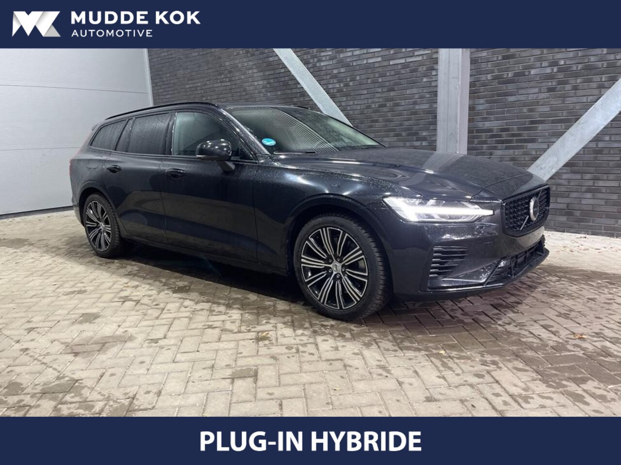 Volvo V60 - T6 Plug-in hybrid Ultra Dark | Bowers&Wilkins | Head-Up | Panoramadak | Trekhaak | 360° Ca - AutoWereld.nl