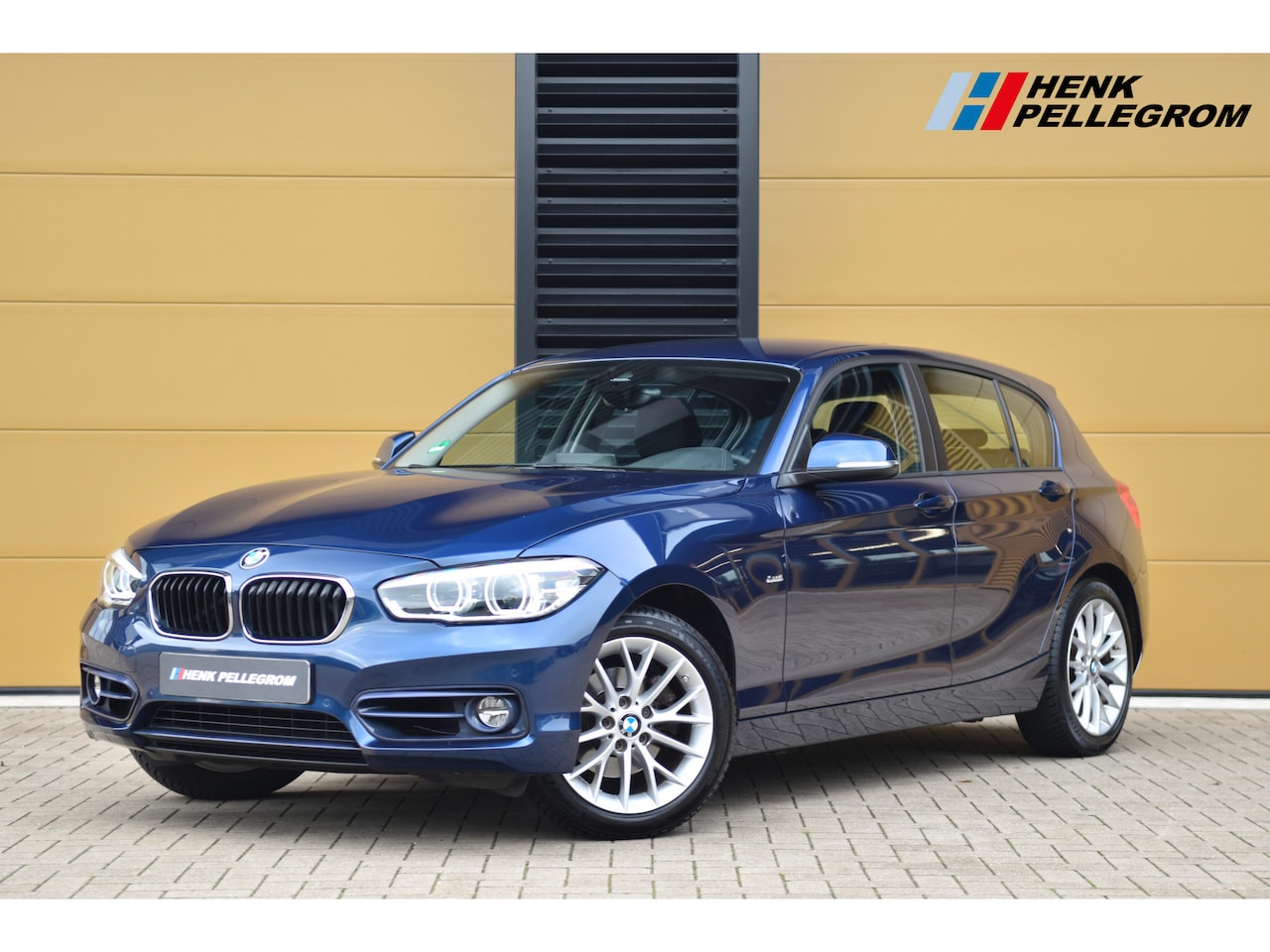 BMW 1-serie - 120i High Executive * Sportstoelen * LED * Afneembare Trekhaak * - AutoWereld.nl