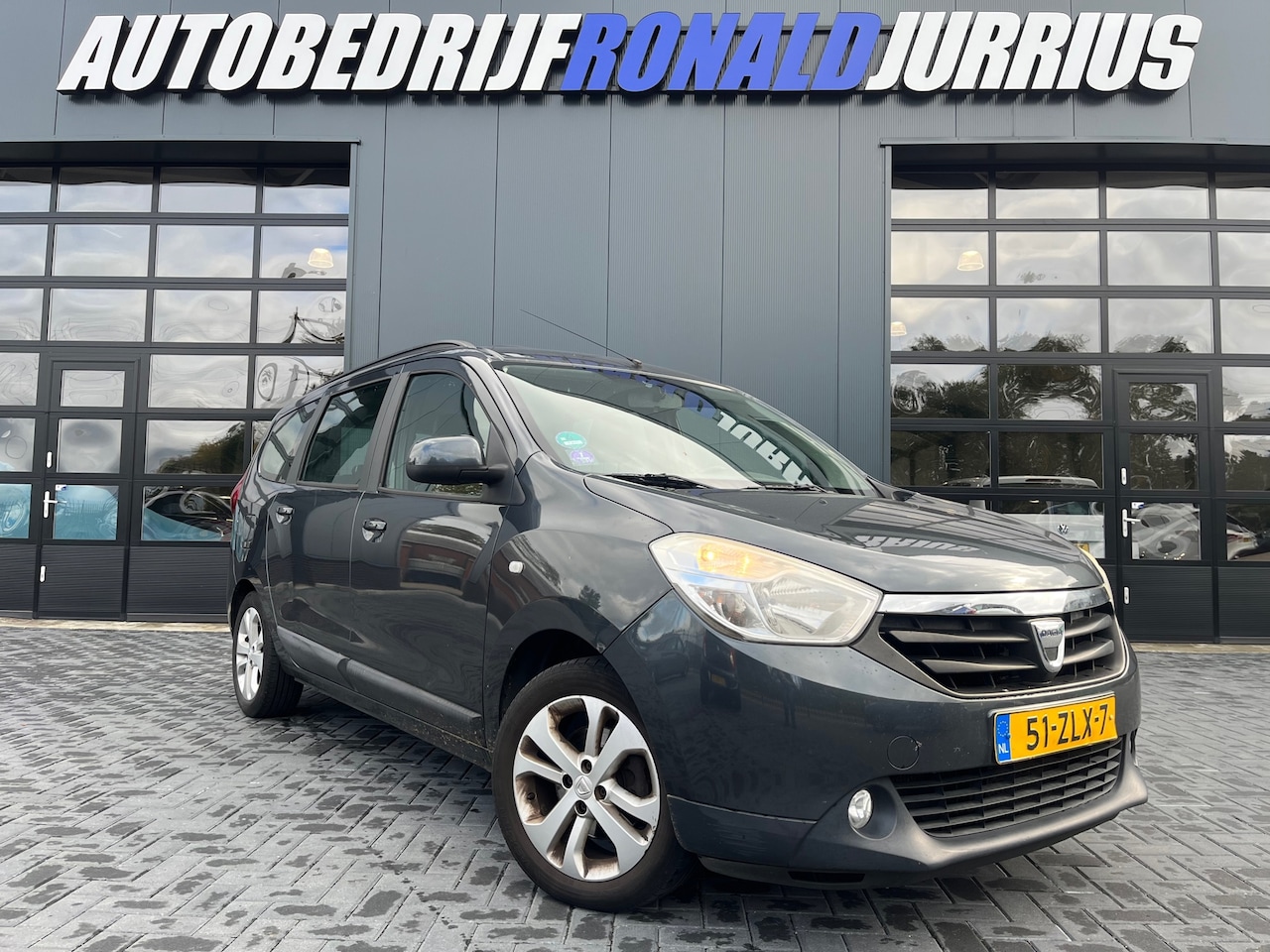 Dacia Lodgy - 1.2 TCe Prestige 5p. Trekhaak/2De Eigenaar/Nieuwe Apk/Veel ruimte - AutoWereld.nl