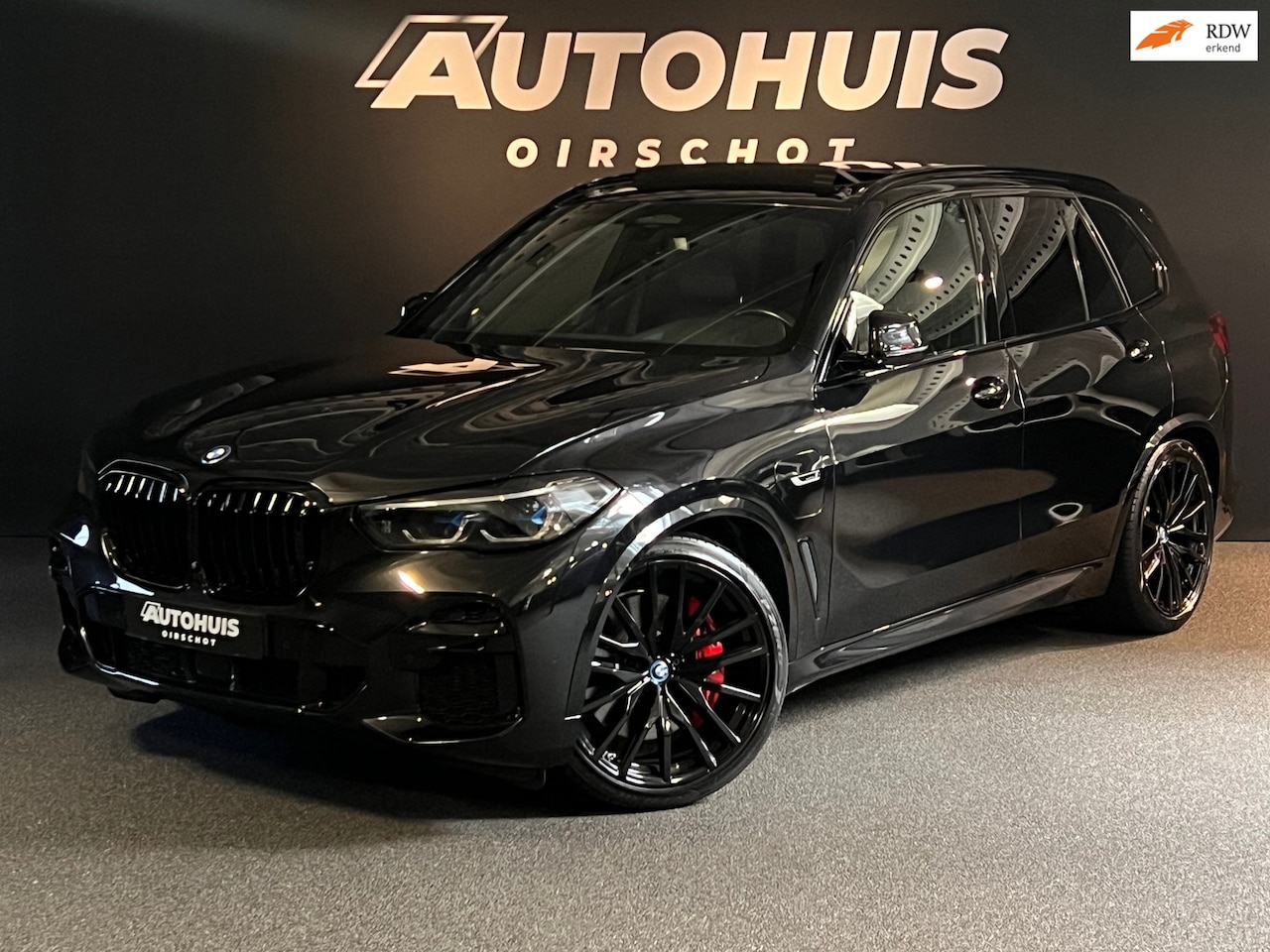 BMW X5 - XDrive45e High Executive Edition M Trekhaak/ Laser/ 22"/ Massage/ Nightvision/ Memoryseats - AutoWereld.nl