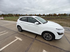 Hyundai Kona - EV Comfort 39 kWh hele mooie Hyundai Kona. Zo goed als nieuw!