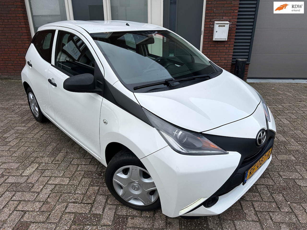 Toyota Aygo - 1.0 VVT-i x-fun / Airco / 5DRS / NAP / BTW / Cruise - AutoWereld.nl