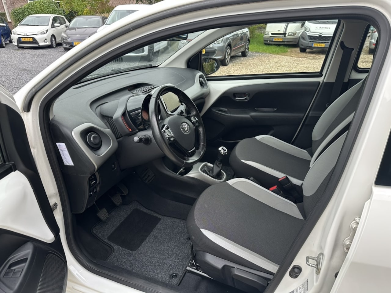 Toyota Aygo - 1.0 VVT-i x-nav 1.0 VVT-i x-nav