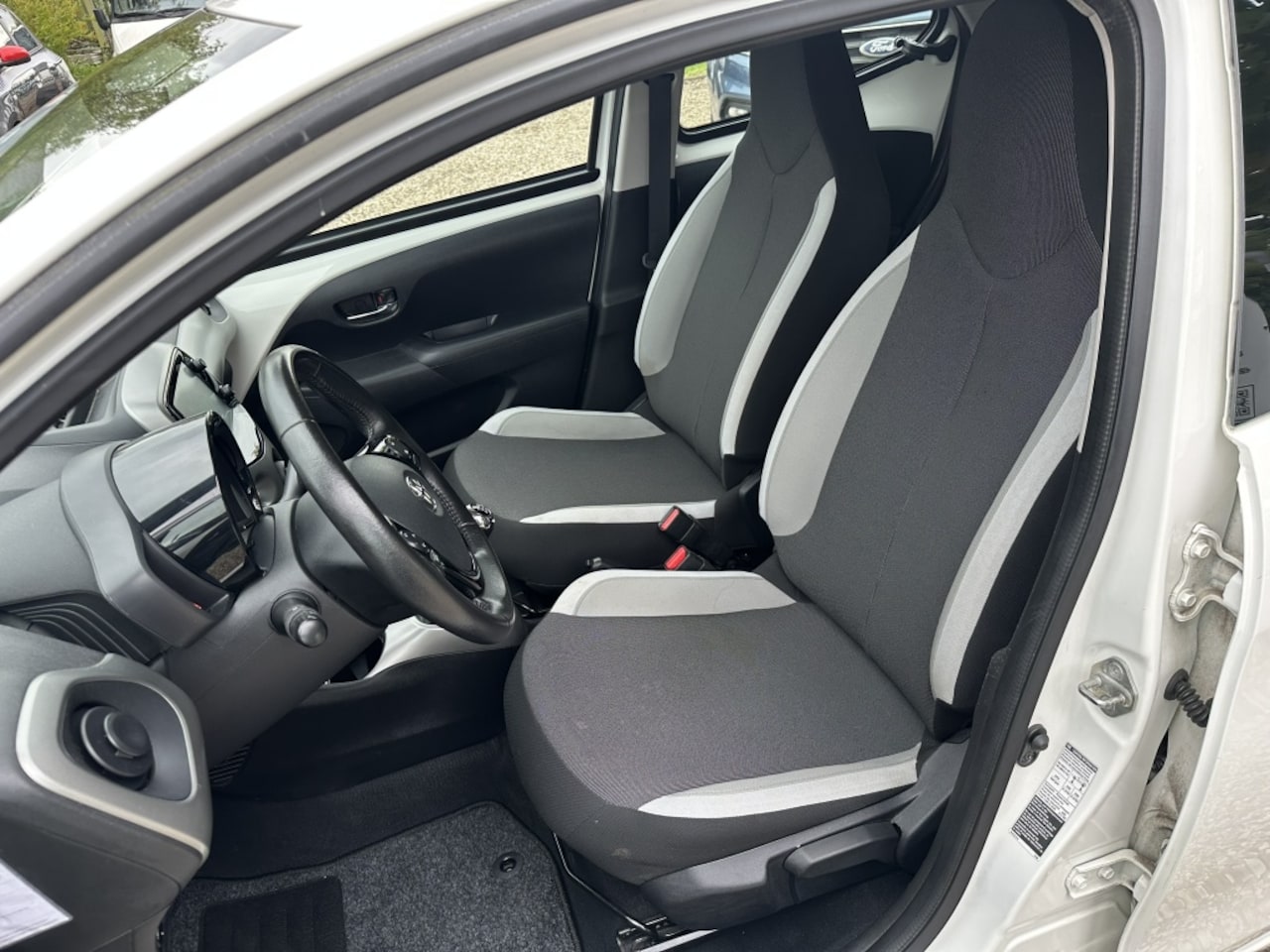 Toyota Aygo - 1.0 VVT-i x-nav 1.0 VVT-i x-nav