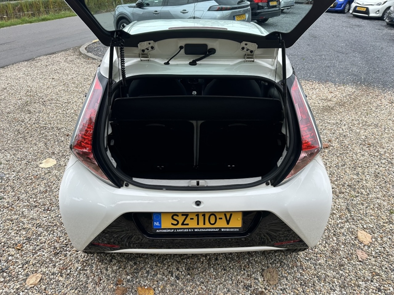 Toyota Aygo - 1.0 VVT-i x-nav 1.0 VVT-i x-nav