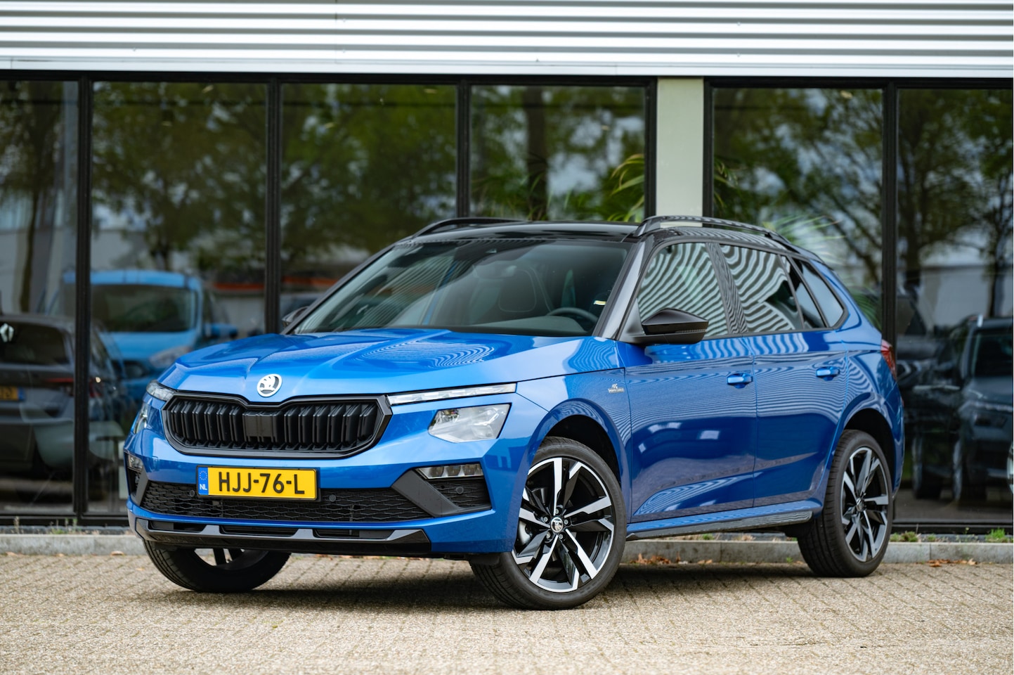 Skoda Kamiq - 1.0 TSI Monte Carlo | Pano | Stoelverw. | Navi by App | 18" | Camera - AutoWereld.nl