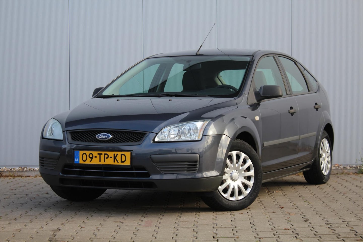 Ford Focus - 1.4-16V Ambiente | 5 Deurs | Airco | Elektrische ramen | NAP | APK | - AutoWereld.nl