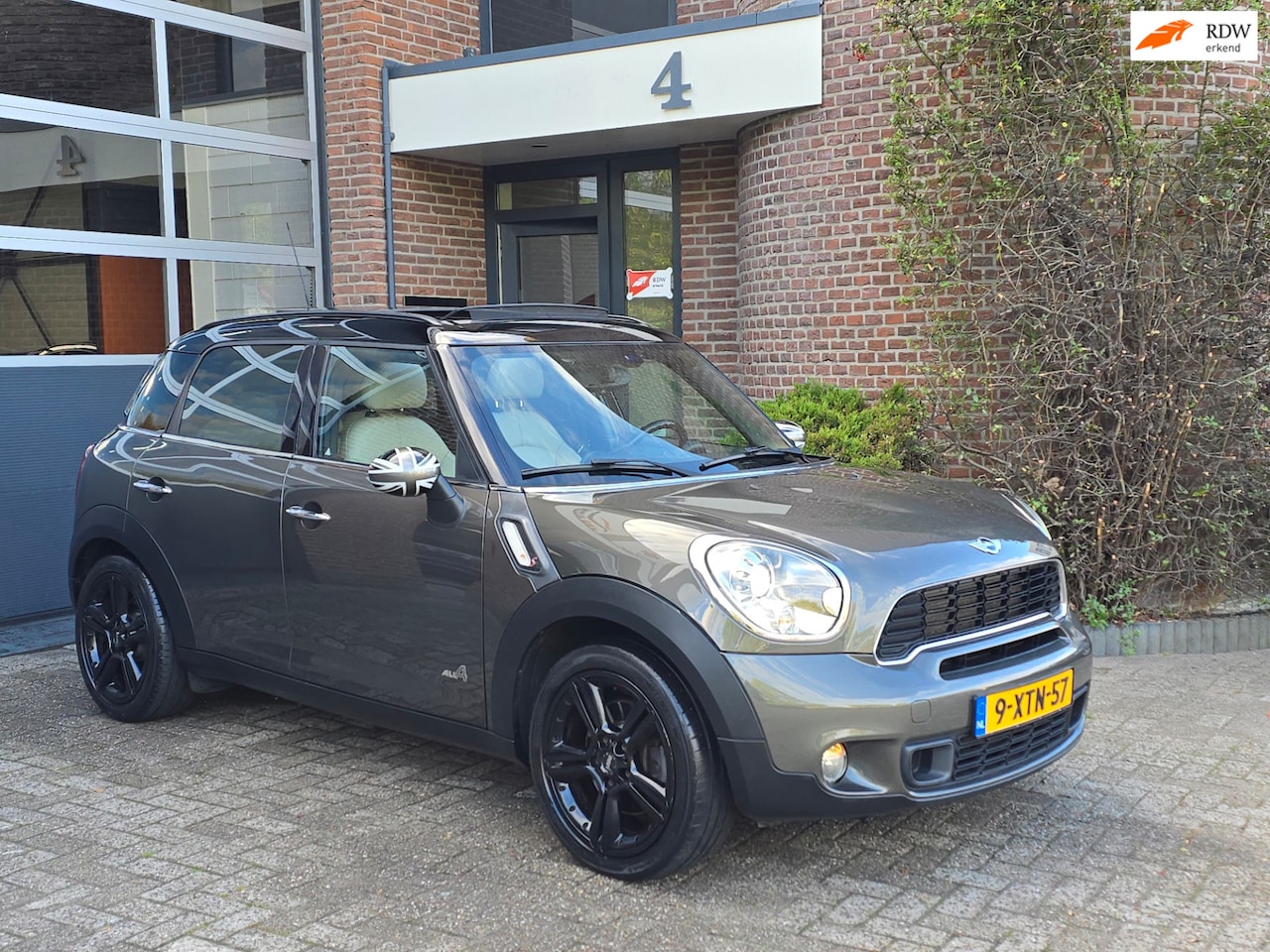 MINI Countryman - Mini 1.6 Cooper S ALL4 Chili Automaat |Pano |Leer - AutoWereld.nl