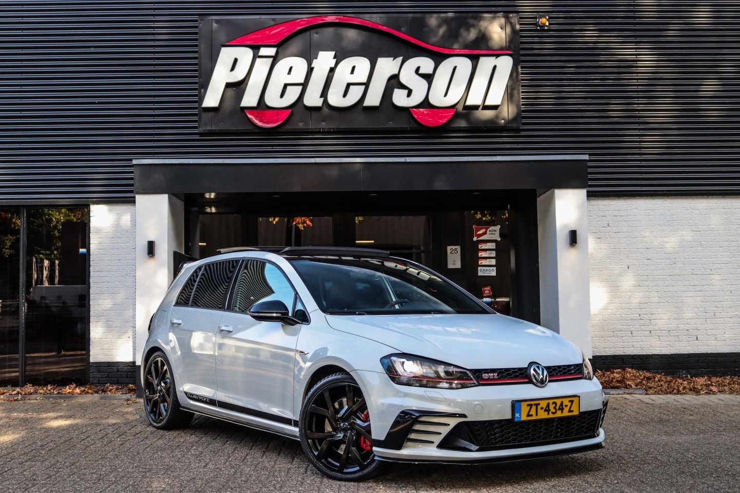 Volkswagen Golf - 2.0 TSI GTI Clubsport 265PK PANO ALCANTARA - AutoWereld.nl