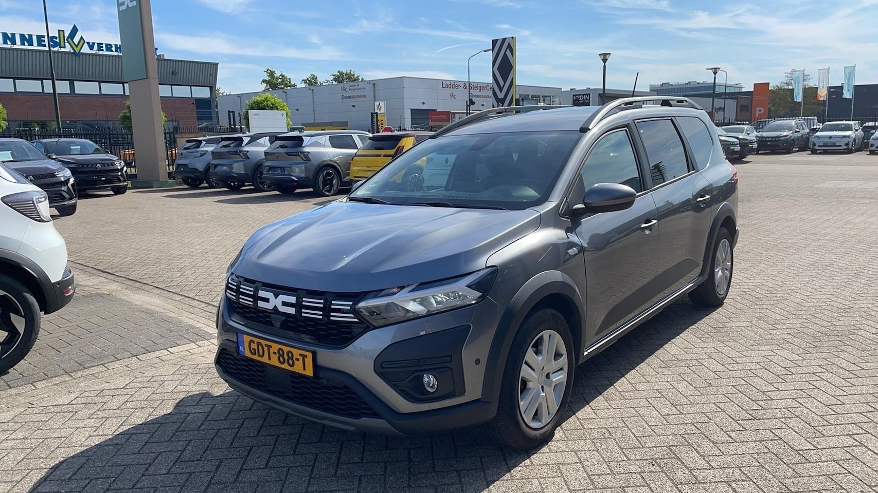 Dacia Jogger - 1.0 TCe 100 ECO-G Essential 5p. 1.0 TCe 100 ECO-G Essential 5p. - AutoWereld.nl
